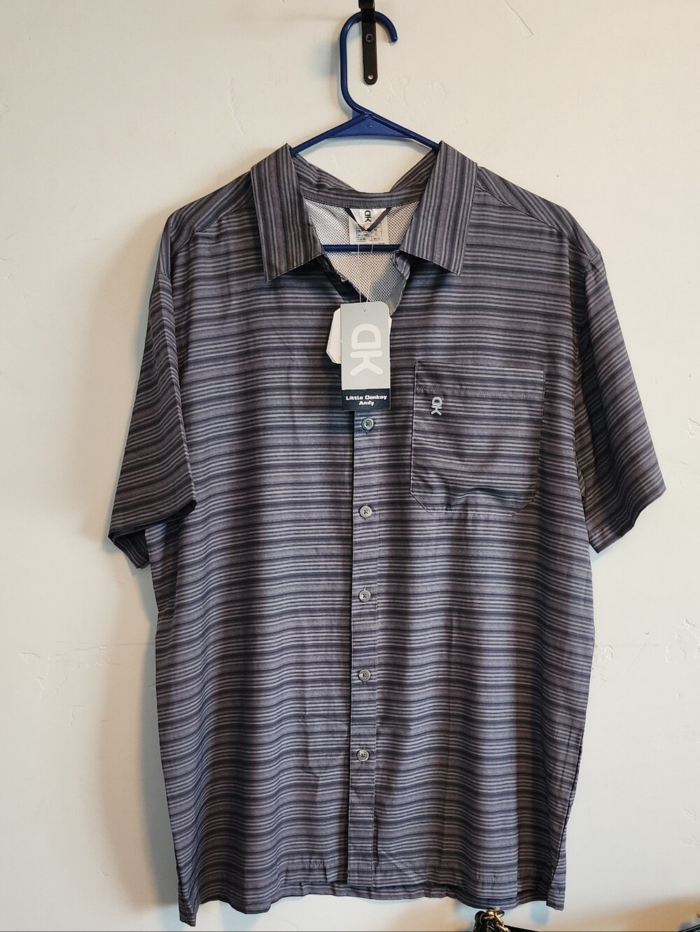 dk active Gray Striped Short-Sleeve Button-Down Shirt